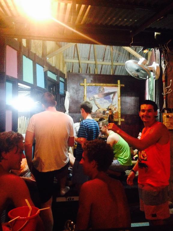 Bamboozle Hostel Хаад Рин Екстериор снимка
