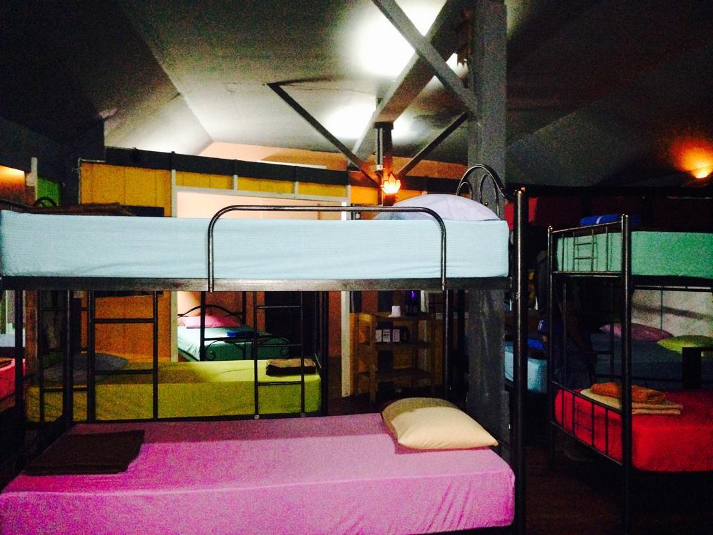 Bamboozle Hostel Хаад Рин Екстериор снимка