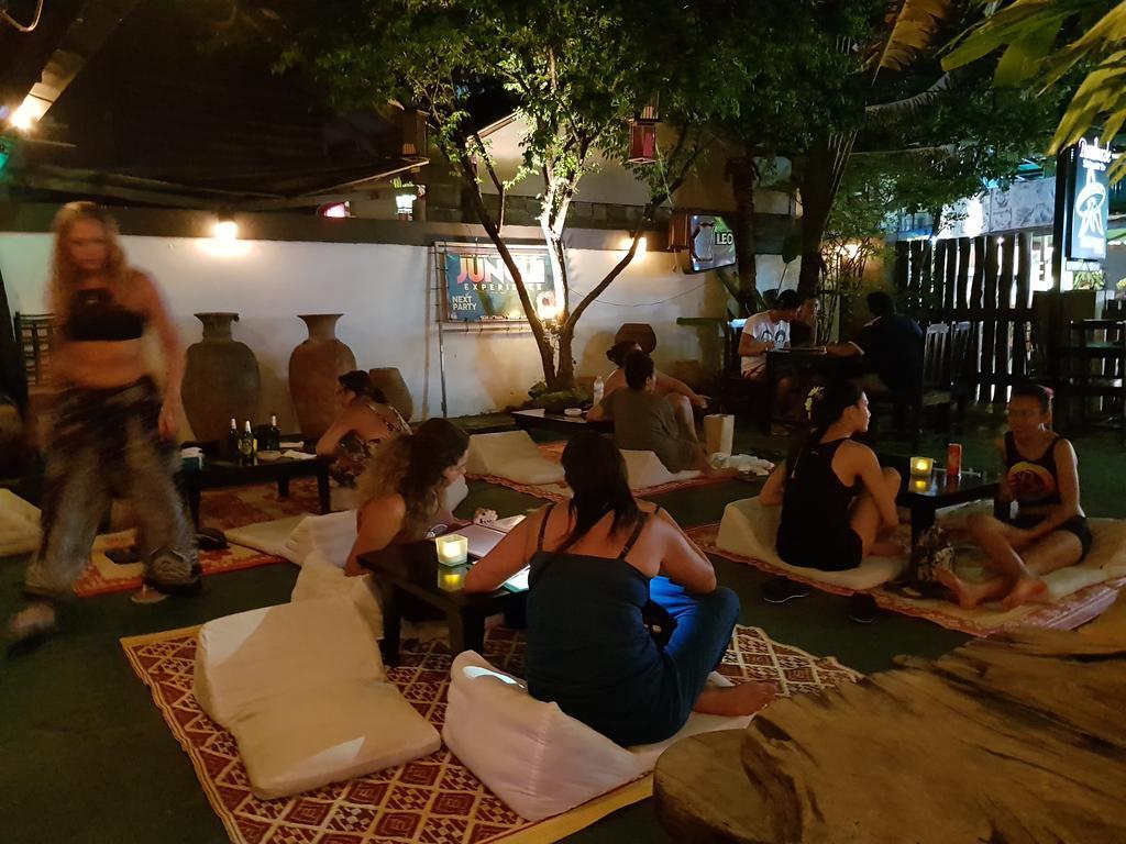 Bamboozle Hostel Хаад Рин Екстериор снимка