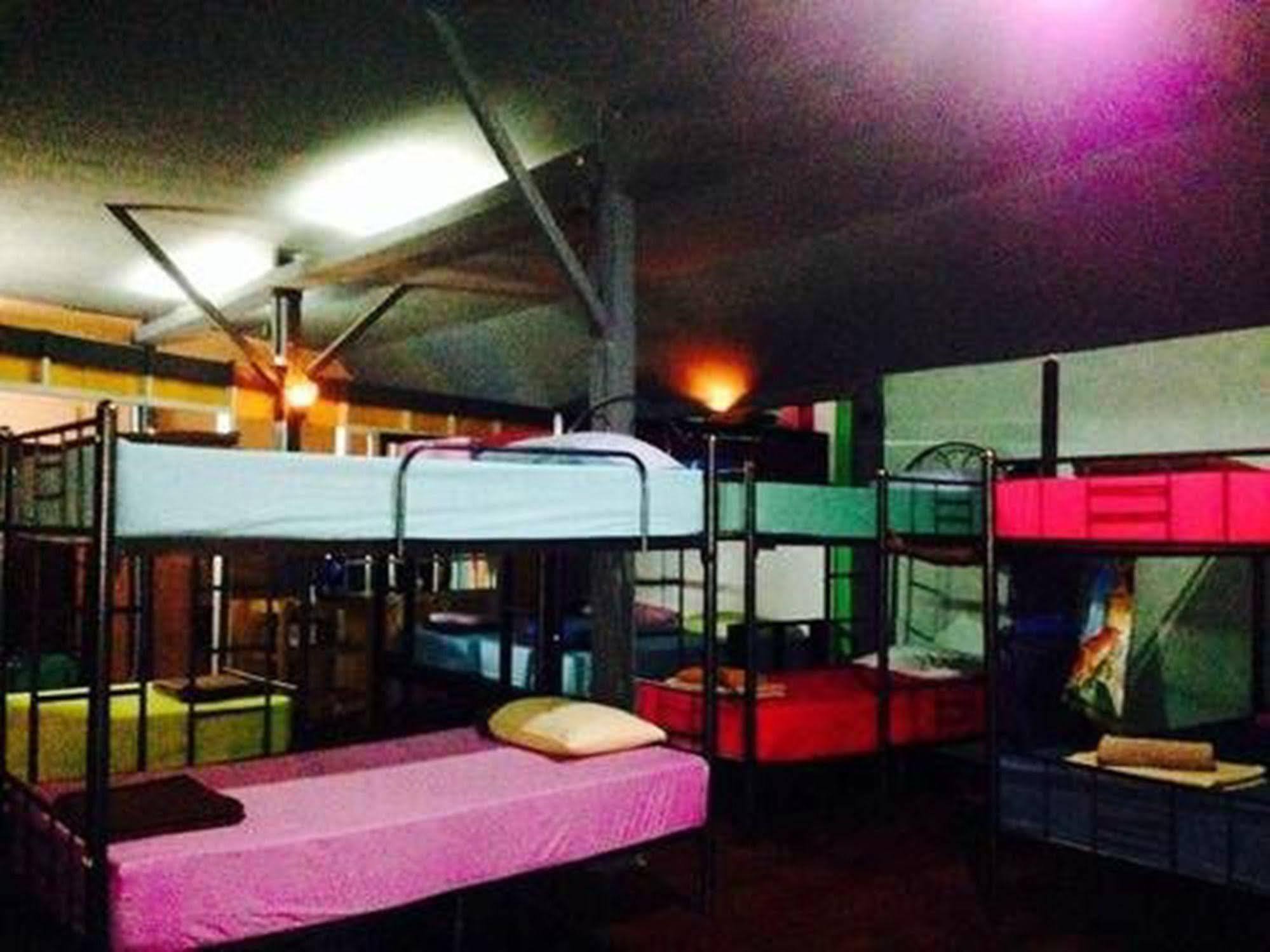 Bamboozle Hostel Хаад Рин Екстериор снимка