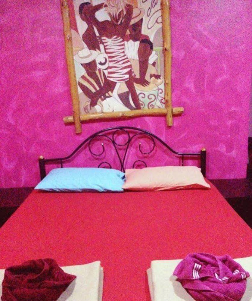 Bamboozle Hostel Хаад Рин Екстериор снимка