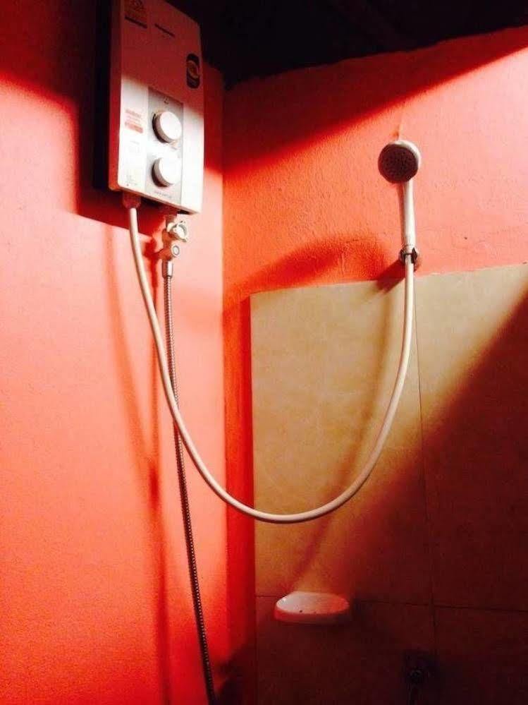Bamboozle Hostel Хаад Рин Екстериор снимка