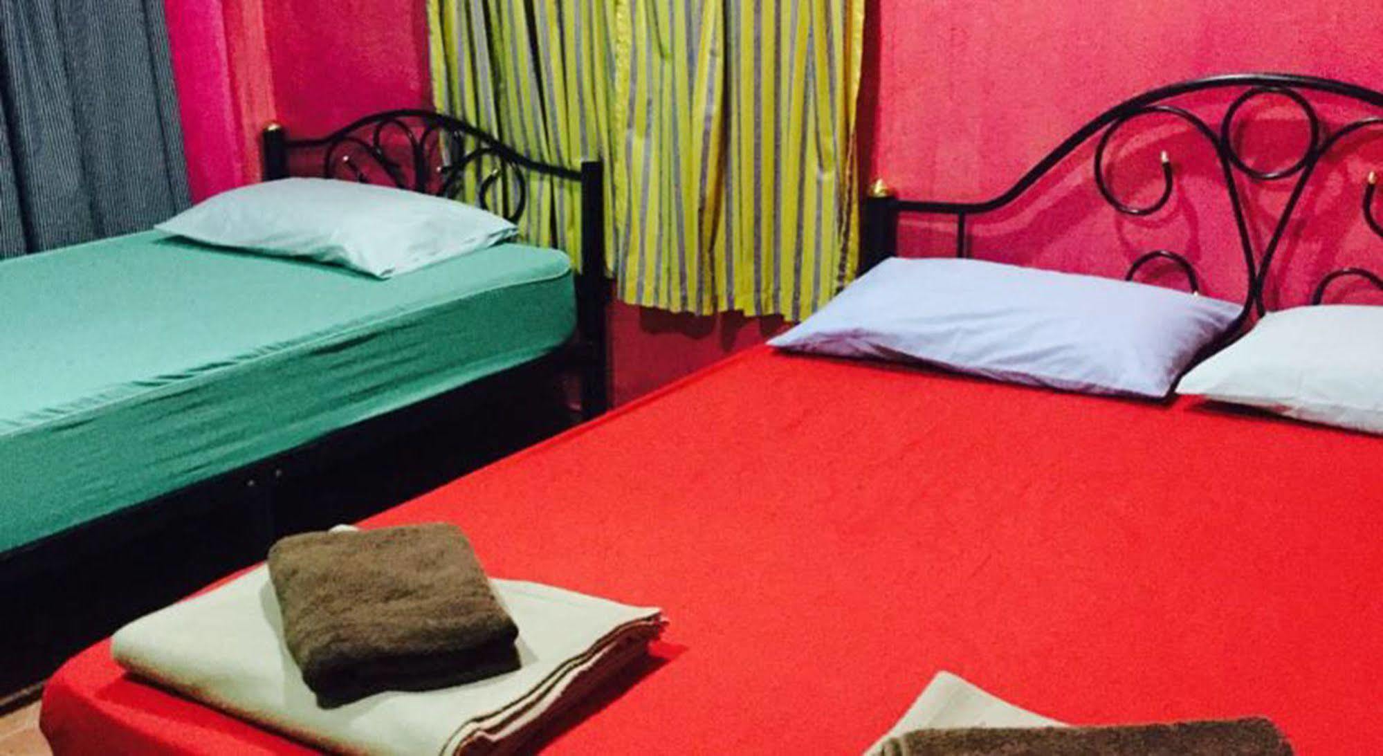 Bamboozle Hostel Хаад Рин Екстериор снимка