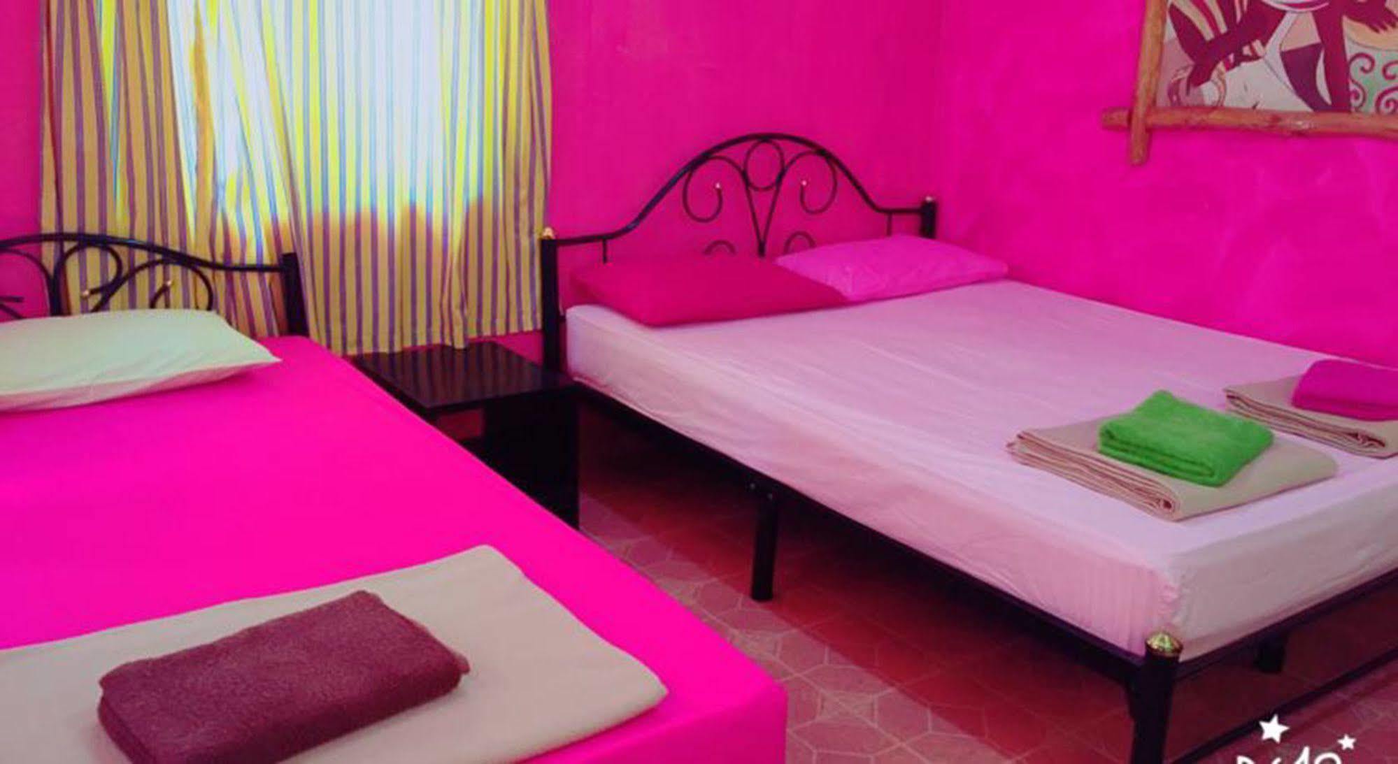 Bamboozle Hostel Хаад Рин Екстериор снимка