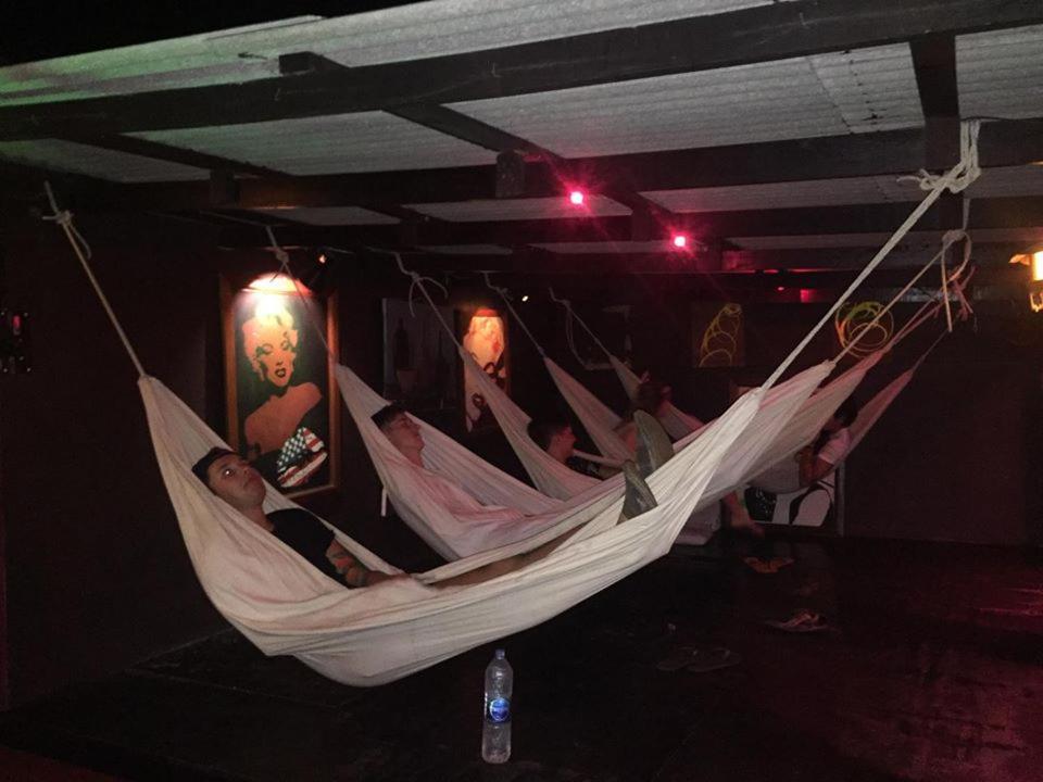 Bamboozle Hostel Хаад Рин Екстериор снимка